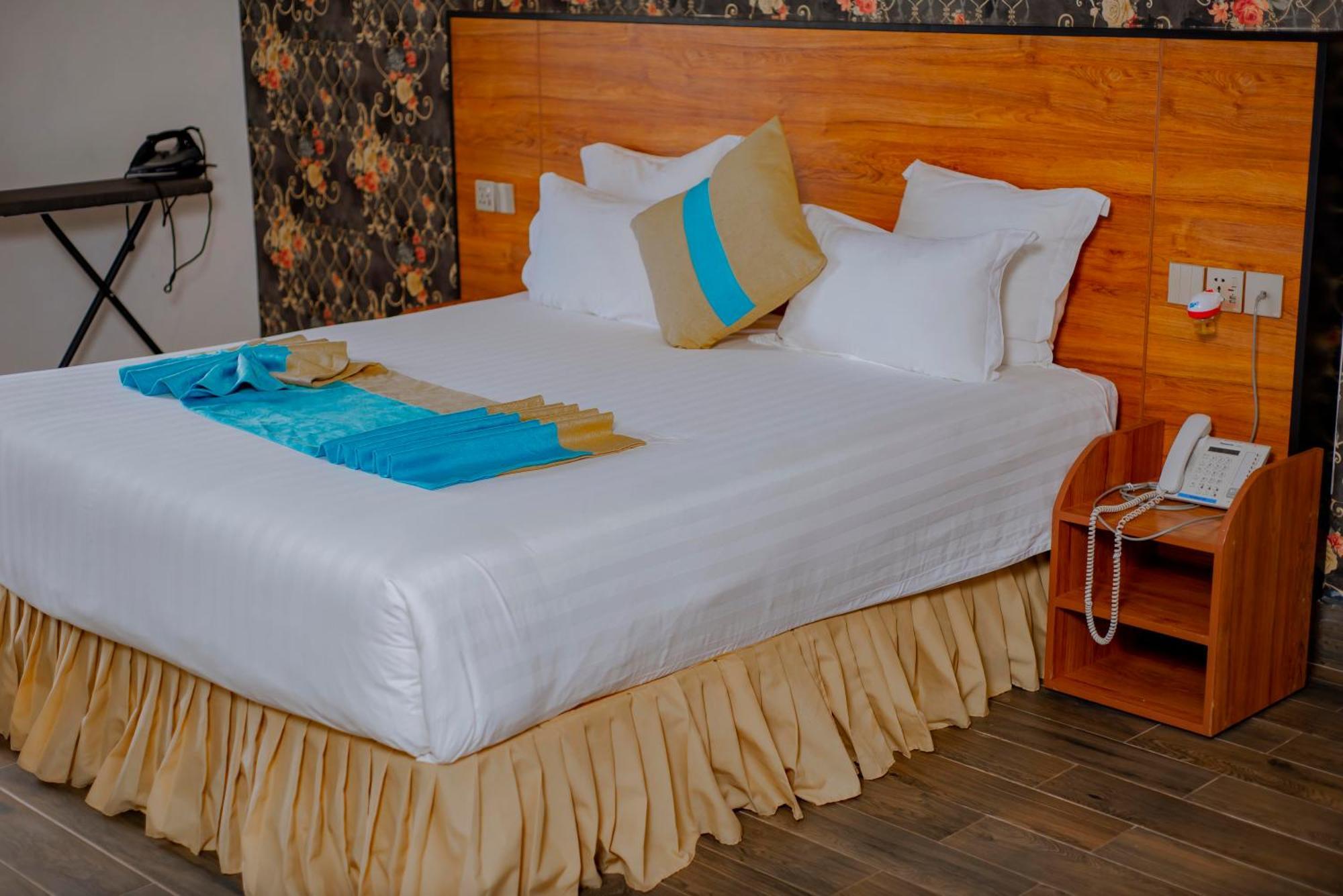 Centric Hotel Kigali Buitenkant foto