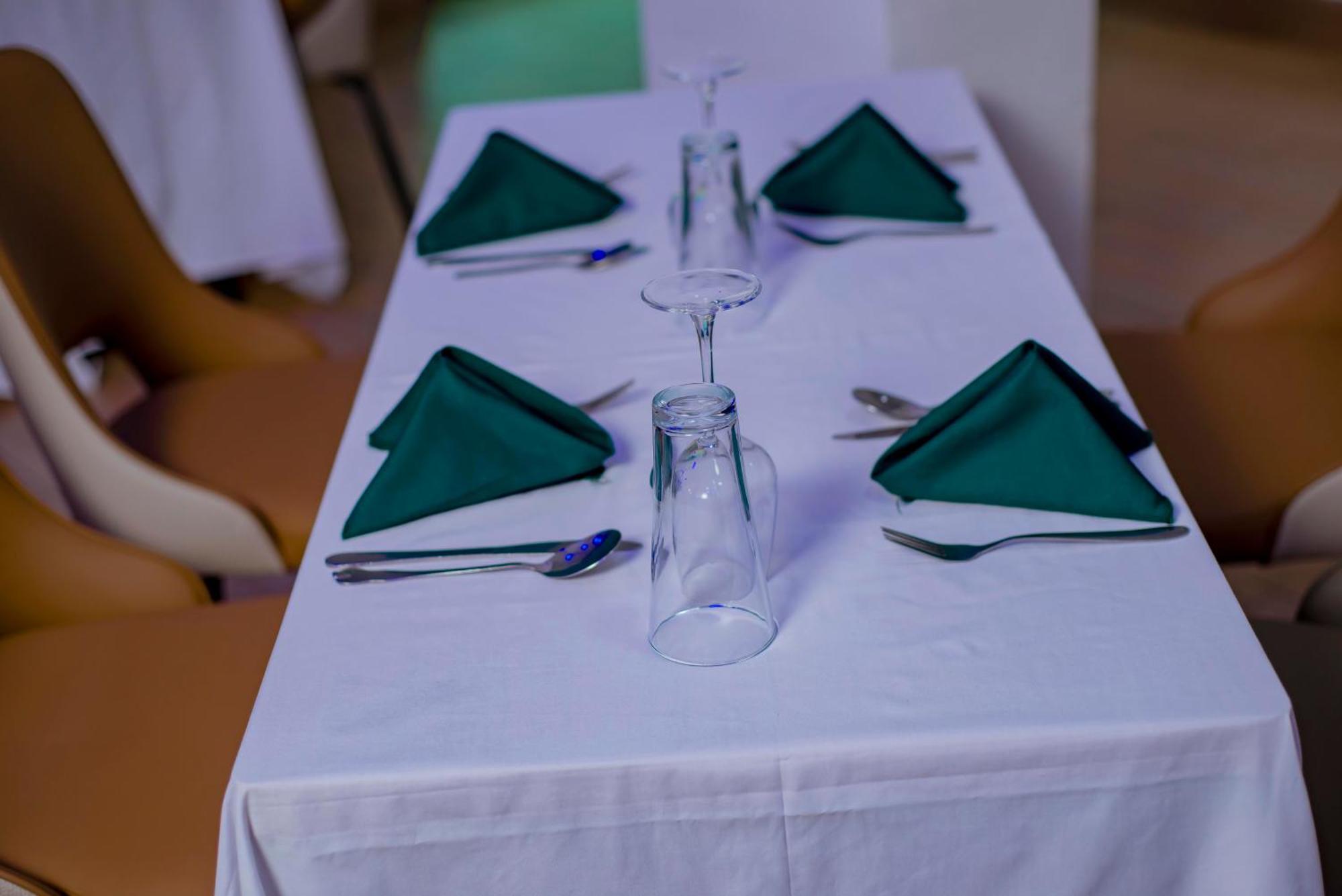 Centric Hotel Kigali Buitenkant foto